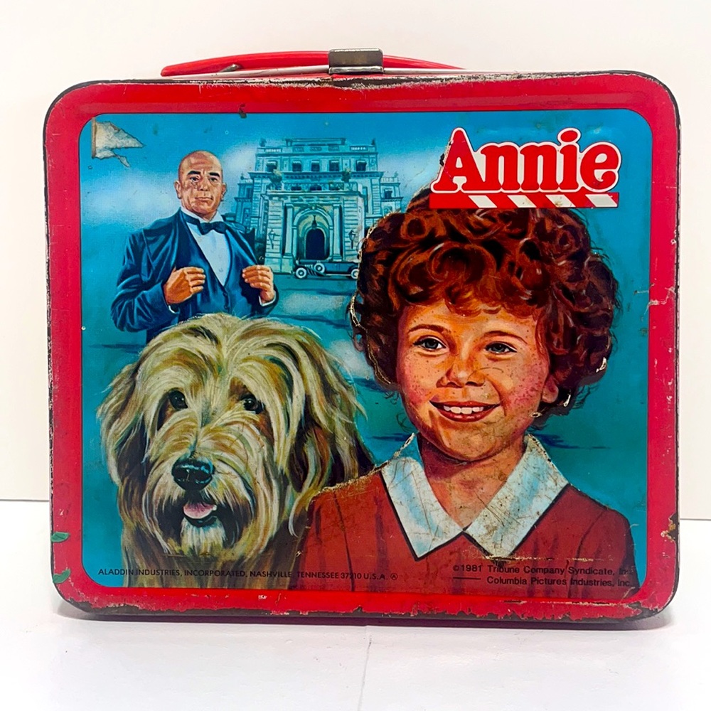 Vintage !981 "Annie" Metal Aladins Lunch Box!